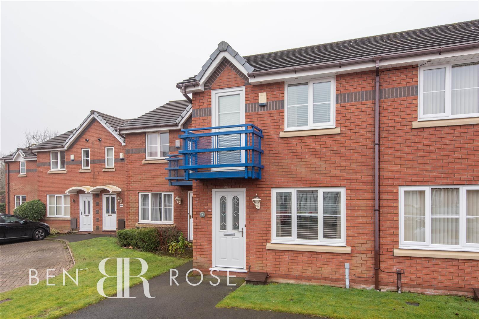 2 bed property in Endeavour Close, Preston